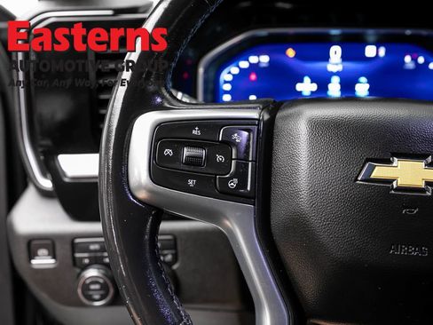 Used 2022 Chevrolet Silverado 1500 LT w/ Convenience Package II AWD/4WD image 15