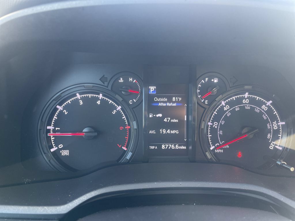 Used 2024 Toyota 4Runner SR5 Premium w/ Moonroof Package AWD/4WD image 17