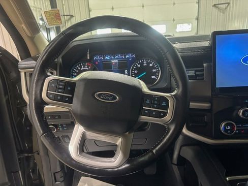 Used 2024 Ford Expedition XLT image 17