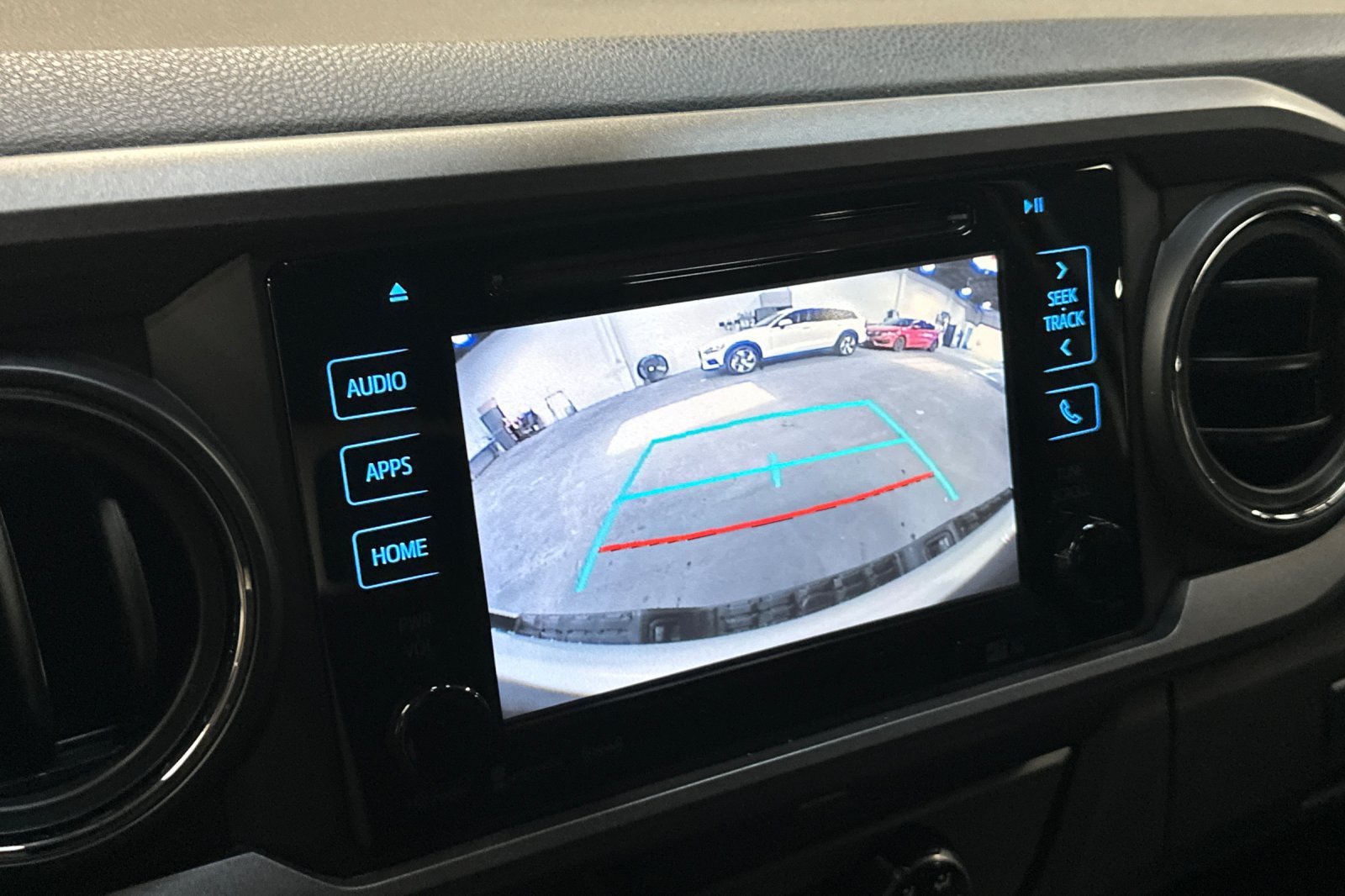 Used 2018 Toyota Tacoma TRD Sport w/ Technology Package RWD image 20