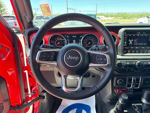 Used 2023 Jeep Wrangler Unlimited Rubicon AWD/4WD image 14