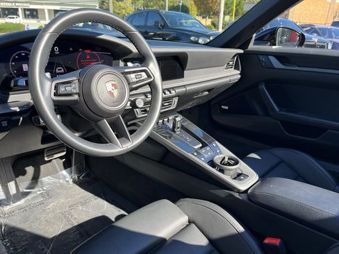 Used 2025 Porsche 911 Carrera w/ Premium Package image 26