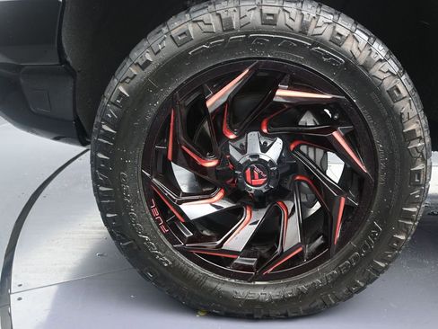 Used 2022 Chevrolet Silverado 1500 ZR2 w/ Technology Package image 15