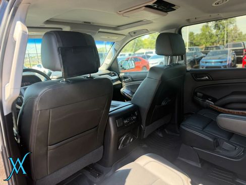Used 2019 Chevrolet Suburban Premier AWD/4WD image 16