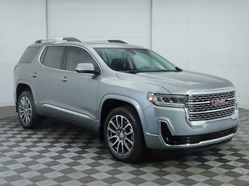 Used 2023 GMC Acadia Denali w/ Denali Technology Package image 3