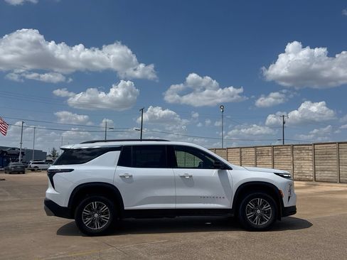 Used 2025 Chevrolet Traverse LT AWD/4WD image 28