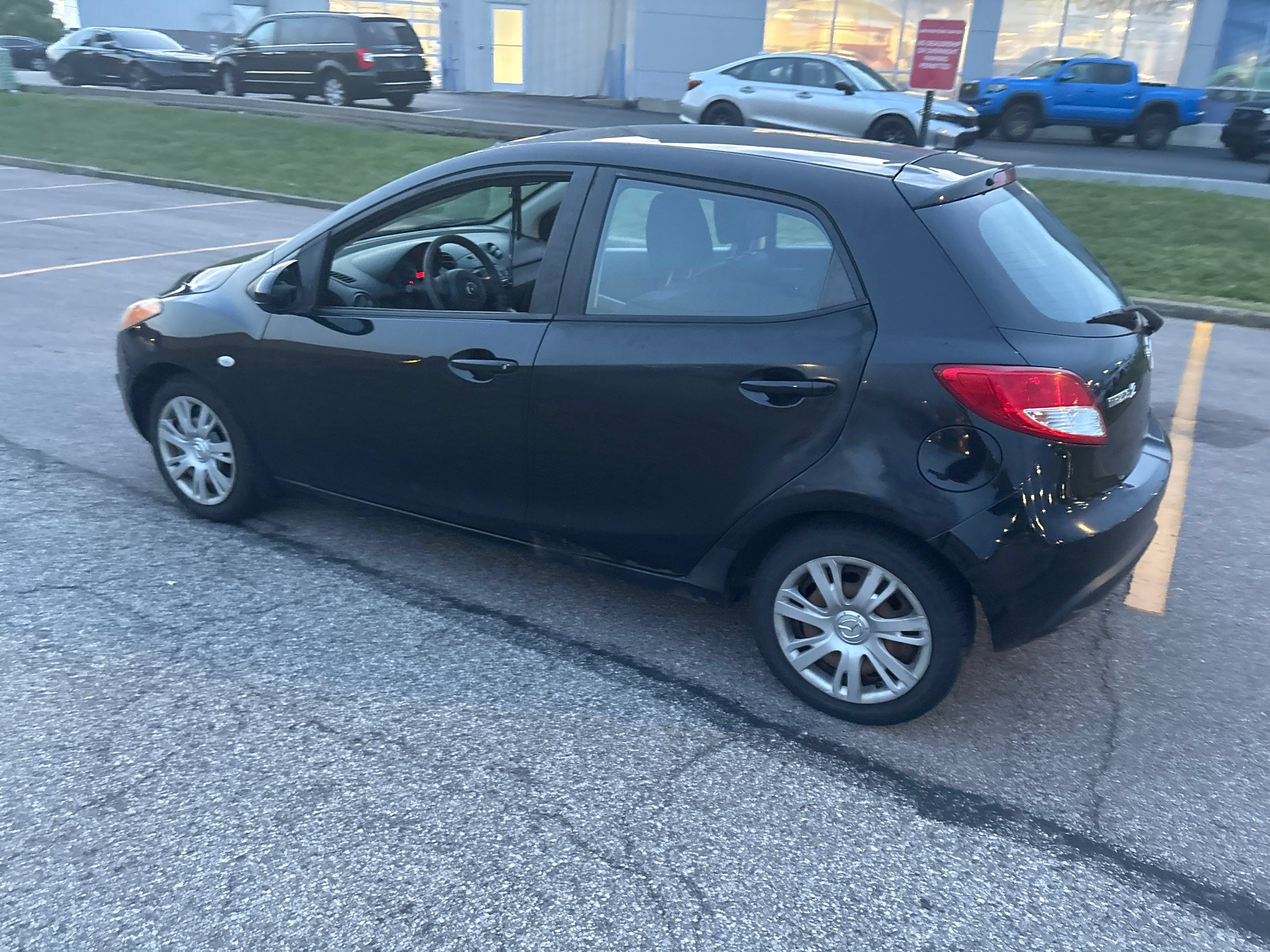 Used 2012 MAZDA MAZDA2 Sport FWD image 8