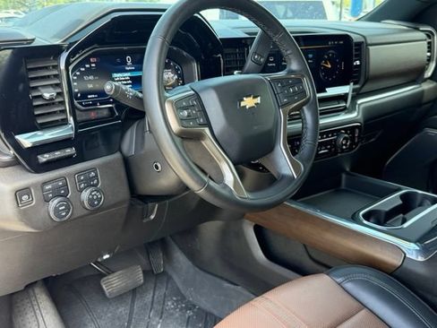 Used 2024 Chevrolet Silverado 2500 High Country w/ Technology Package AWD/4WD image 14