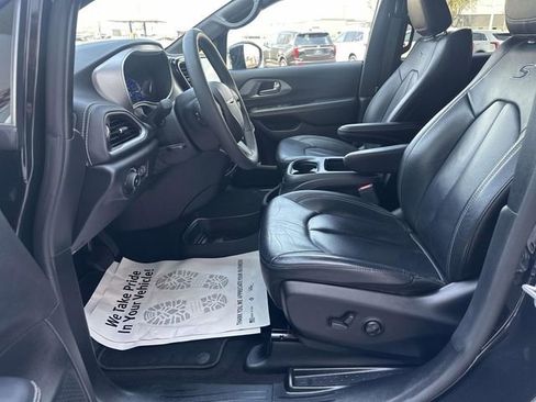 Used 2022 Chrysler Pacifica Touring-L w/ S Appearance Package FWD image 47
