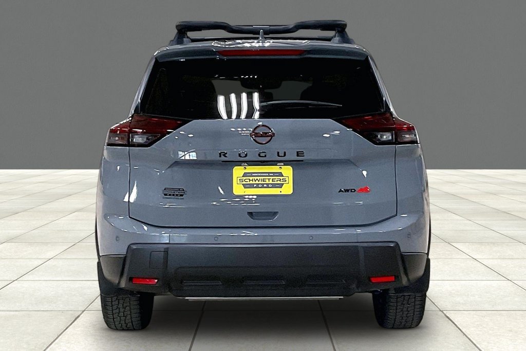 Used 2025 Nissan Rogue SV AWD/4WD image 4