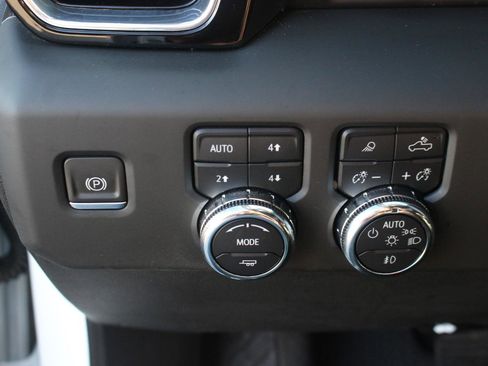 Used 2024 GMC Sierra 2500 Denali w/ Denali Reserve Package image 35