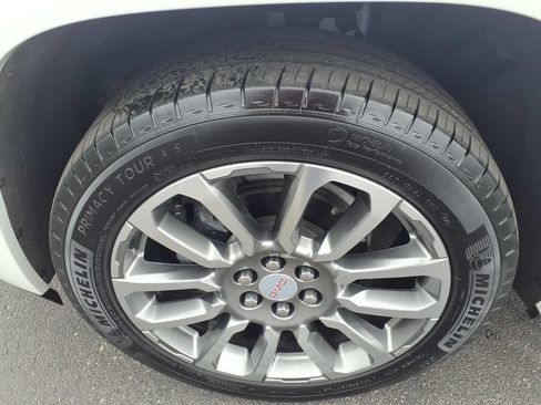 Used 2023 GMC Acadia Denali w/ Denali Ultimate Package AWD/4WD image 36