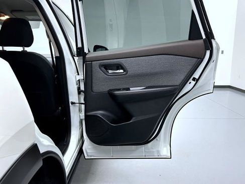 Certified 2023 Nissan Rogue SV AWD/4WD image 17