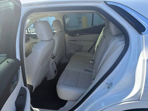 Used 2022 Buick Envision Avenir w/ Technology Package II image 5