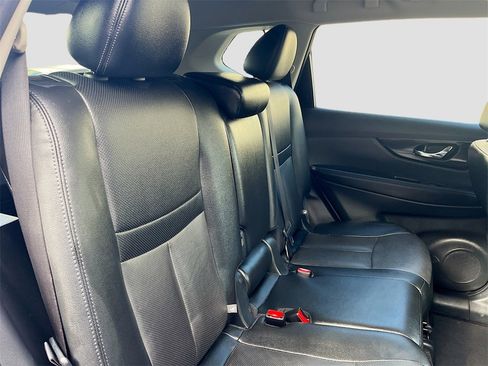 Used 2017 Nissan Rogue SL w/ SL Premium Package image 28