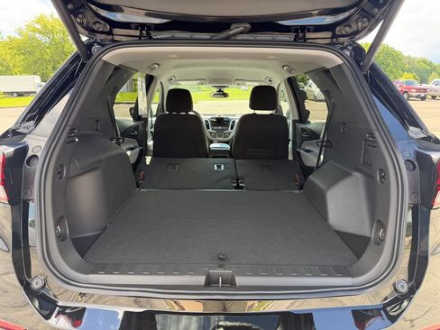Used 2024 Chevrolet Equinox LT FWD image 11