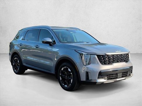 Used 2025 Kia Sorento S FWD image 3