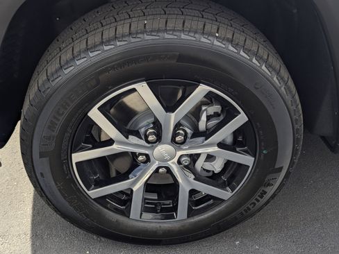 New 2025 Jeep Grand Cherokee L Limited image 7