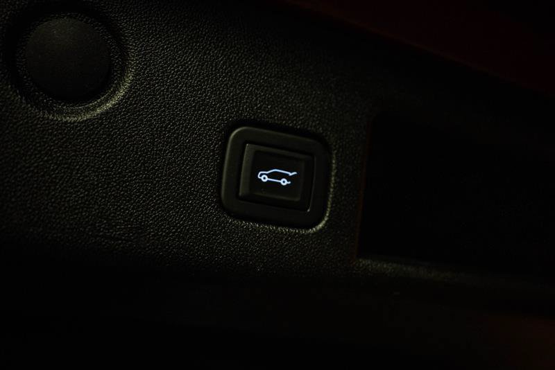 Used 2020 Chevrolet Equinox Premier FWD image 8