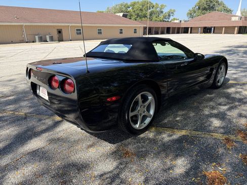 Used 2002 Chevrolet Corvette Convertible w/ Preferred Equipment Group2 image 5