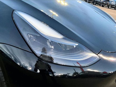 Used 2021 Tesla Model 3 Performance image 29