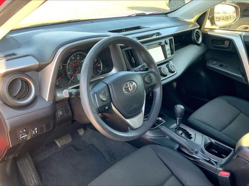 Used 2016 Toyota RAV4 LE AWD/4WD image 18