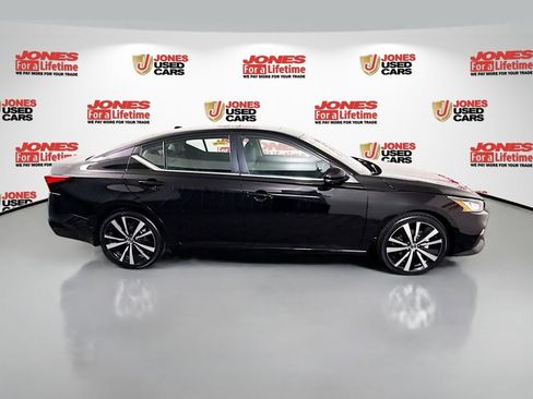 Used 2021 Nissan Altima 2.5 SR w/ SR Premium Package FWD image 17
