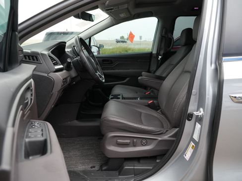 Used 2023 Honda Odyssey EX-L image 16
