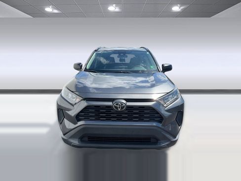 Used 2020 Toyota RAV4 LE FWD image 6