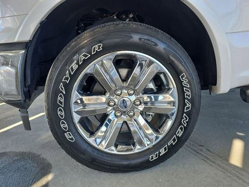 Used 2019 Ford F150 Lariat image 34