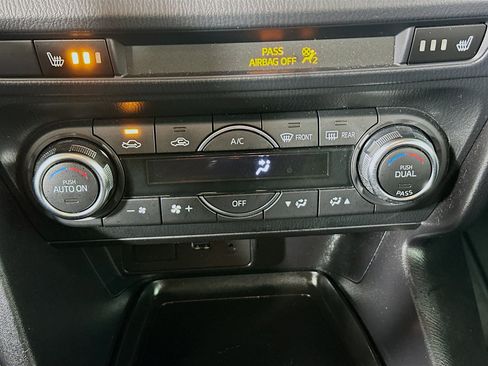 Used 2017 MAZDA MAZDA3 Touring image 23