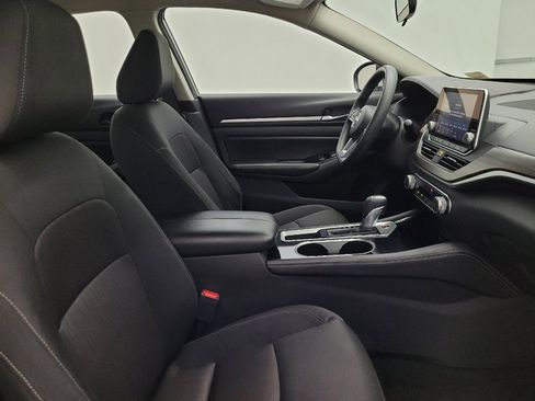 Used 2023 Nissan Altima 2.5 SV image 21