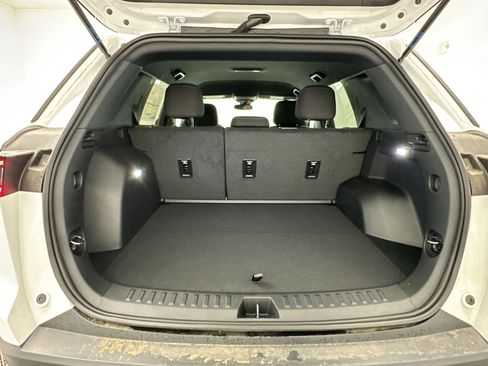 New 2026 Chevrolet Equinox LT AWD/4WD image 30