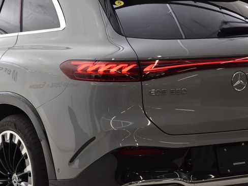 New 2026 Mercedes-Benz EQS 550 4MATIC SUV image 8