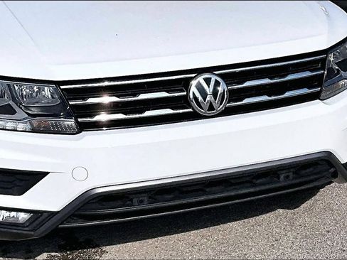Certified 2021 Volkswagen Tiguan SE FWD image 11