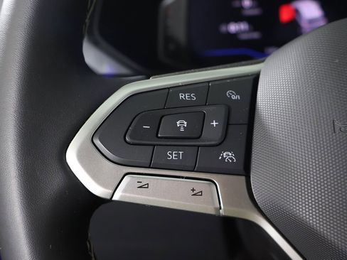 Used 2022 Volkswagen Taos SEL image 44