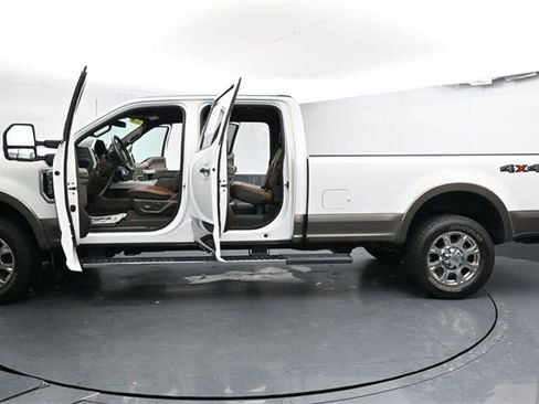 Used 2022 Ford F350 King Ranch w/ Chrome Package image 39