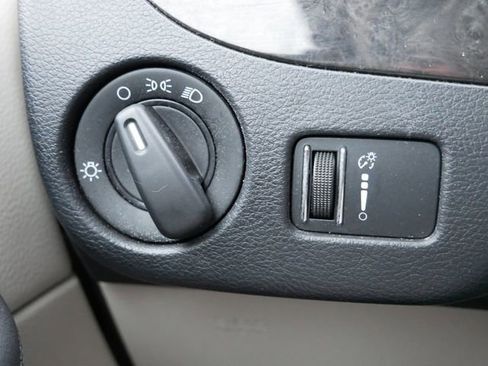 Used 2012 Dodge Grand Caravan SXT image 23