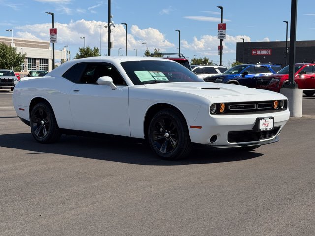 Used 2022 Dodge Challenger SXT RWD image 9