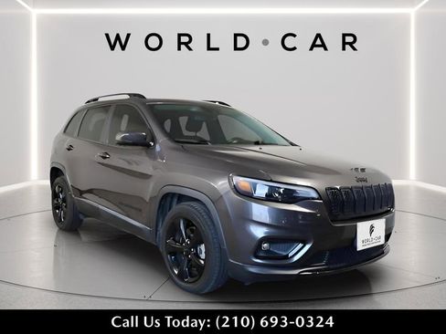 Used 2021 Jeep Cherokee Latitude Plus FWD image 1