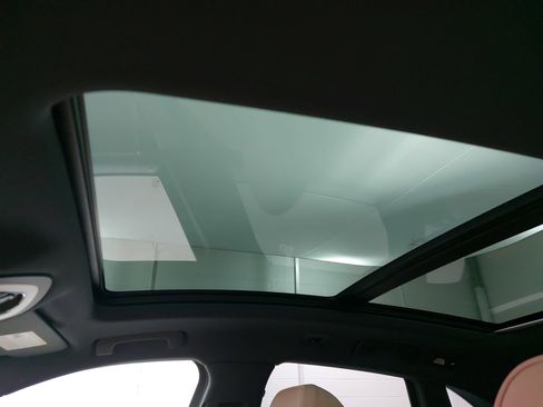 New 2026 Porsche Macan image 31