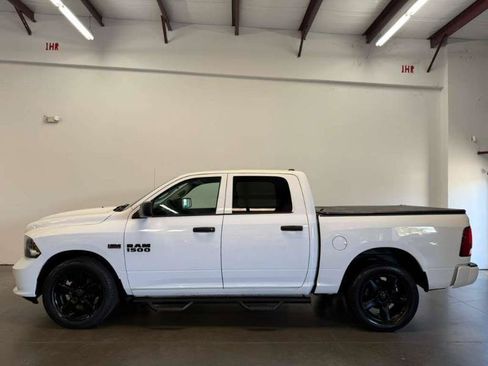 Used 2017 RAM 1500 Express w/ Express Value Package RWD image 3