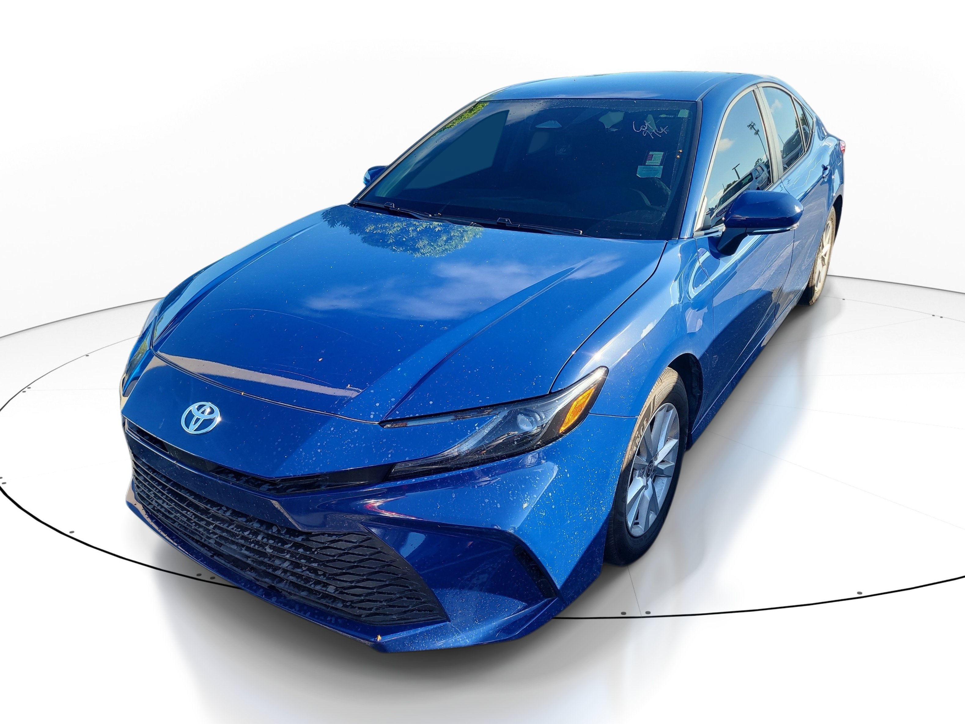 Used 2025 Toyota Camry LE w/ Convenience Package FWD image 2