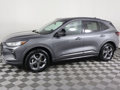 Used 2024 Ford Escape ST-Line image 9