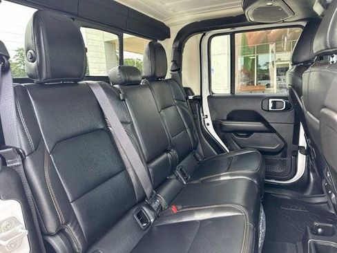 Certified 2025 Jeep Gladiator Sport AWD/4WD image 38