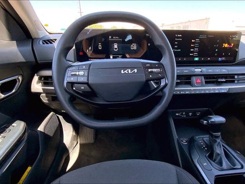 Used 2025 Kia K4 FWD image 6