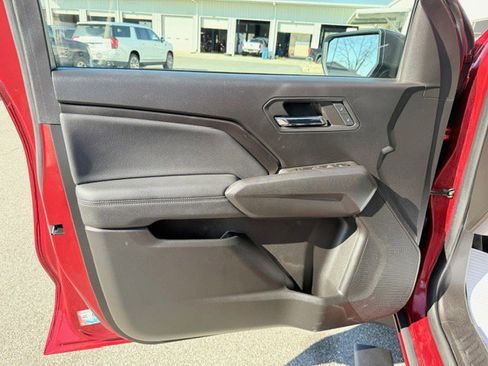 Used 2023 Chevrolet Colorado LT w/ LT Convenience Package II image 7