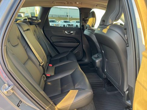 Certified 2024 Volvo XC60 B5 Plus w/ Climate Package image 29