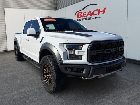 Used 2018 Ford F150 Raptor w/ Equipment Group 802A Luxury image 3