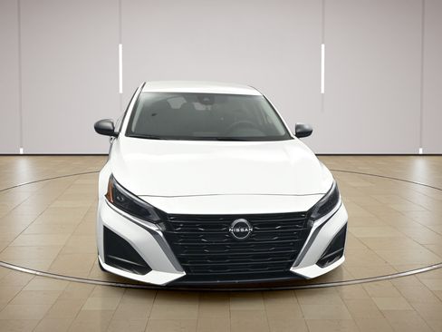 Certified 2024 Nissan Altima 2.5 S FWD image 2
